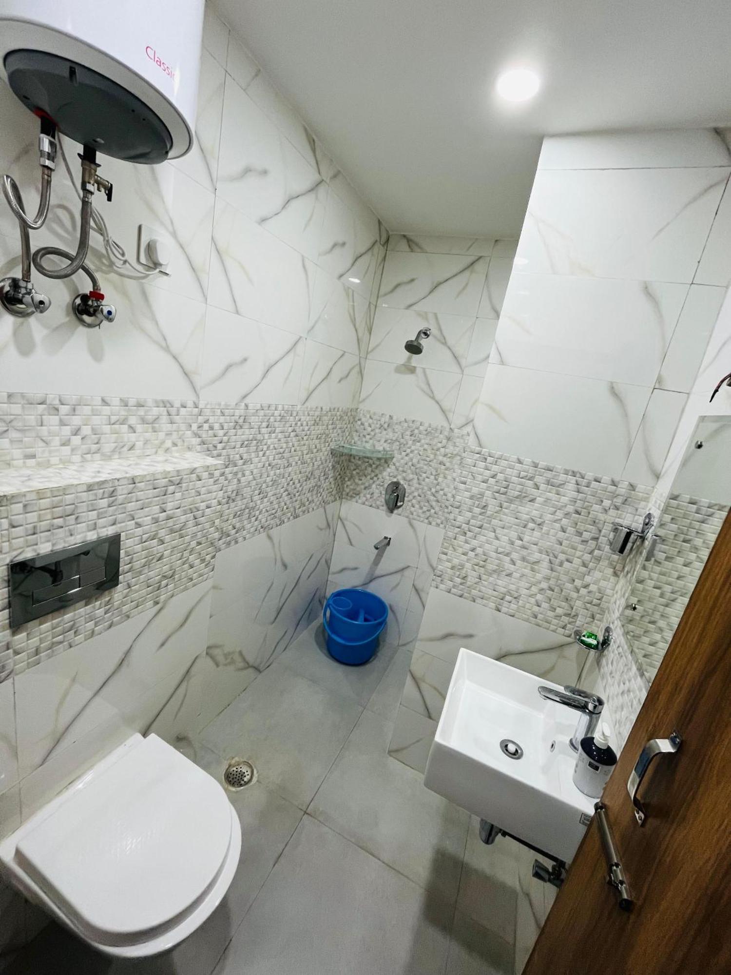 Townhouse Happy Habitat Guest House Большая Нойда Экстерьер фото
